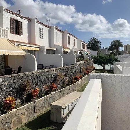 Duplex Virginia Las Americas アパート
